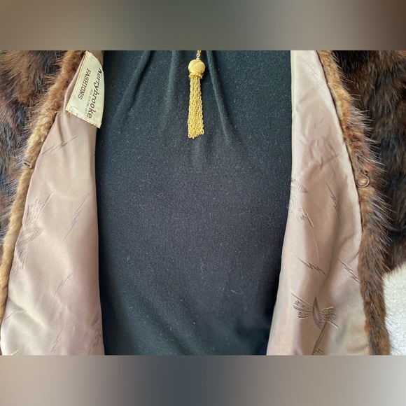 Kerry Brooke Mink Fur stole, shawl by Kerry Brooke Fashions. - Picture 12 of 17